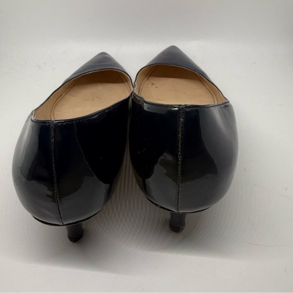 Prada Women's Elegant navy patent leather Heels - Picture 4 of 13